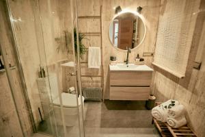 Kúpeľňa v ubytovaní Salamanca Rentals - Apartamento con terraza a 1 minuto de la Plaza Mayor