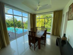 Πισίνα στο ή κοντά στο Seaview Prima Villa Karon beach