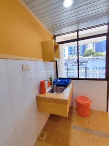 Nhà bếp/bếp nhỏ tại AJ HOME - Fahrenheit 88 Pavillion bukit bintang