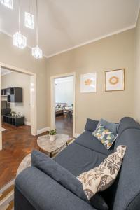 Posezení v ubytování 3 BDR - Top Center Artistic Apartment - 115 m2