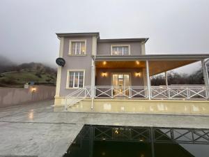 Fotografie z fotogalerie ubytování JLYN HOUSE v destinaci İsmayıllı