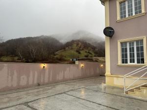 Fotografie z fotogalerie ubytování JLYN HOUSE v destinaci İsmayıllı