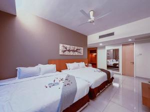 STOP 3 min walk to KLCC Cormar Suites 2BR Bathtub B89 D