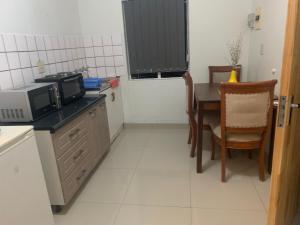 Essence of Africa Guesthouse tesisinde mutfak veya mini mutfak