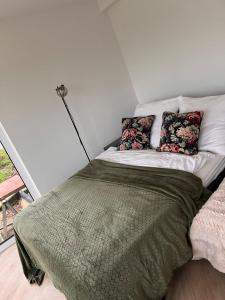 Een bed of bedden in een kamer bij Ferienwohnung Relax - b47233