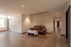 Imagen de la galería de beeStay Hotels MG Road Vijayawada, en Vijayawāda