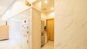 Kuchyň nebo kuchyňský kout v ubytování Toyoko Inn Yokohama-eki Nishi-guchi