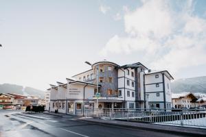 Nespecifikovaný výhled na hory nebo výhled na hory při pohledu z hotelu