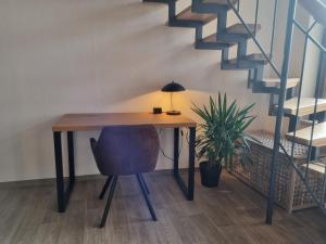 Fotografie z fotogalerie ubytování maremar - Design Maisonette Altstadt - 4 Pers - 57qm - Luxus Boxspringbett - Küche - Arbeitsplatz - privater Parkplatz v destinaci Greiz