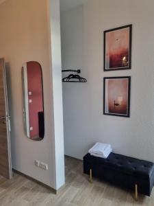Fotografie z fotogalerie ubytování maremar - Design Maisonette Altstadt - 4 Pers - 57qm - Luxus Boxspringbett - Küche - Arbeitsplatz - privater Parkplatz v destinaci Greiz