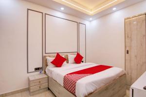 Gallery image of OYO Flagship Hotel Villa DEste in New Delhi