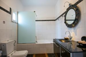 Koupelna v ubytování Istron MiraBella Villas