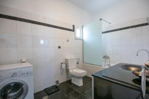 Koupelna v ubytování Istron MiraBella Villas
