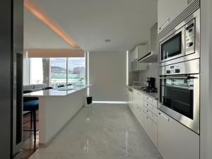 Η κουζίνα ή μικρή κουζίνα στο Luxury Apartment in the Center