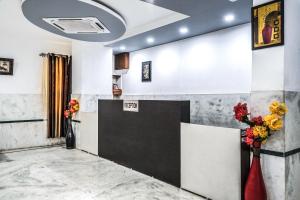 Lobby o reception area sa OYO Flagship 6340 Hotel Noida
