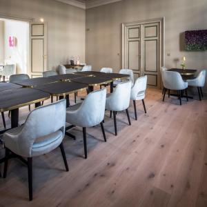 Bed & Breakfast Jezuietenplein 21的休息区