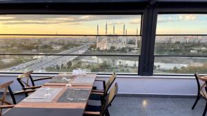 Balkón nebo terasa v ubytování Türkmen Riverside Hotel Adana