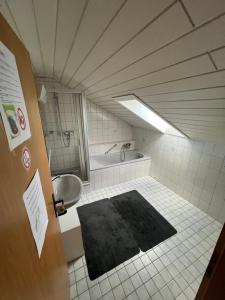 Ένα μπάνιο στο Ferien/Monteur Wohnung Gapp