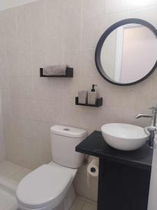 Ένα μπάνιο στο 303 St Lazaros View Studio
