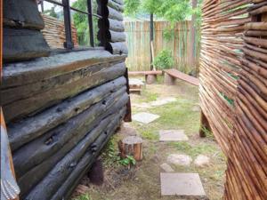 Zahrada ubytování Tsitsikamma Wolf Sanctuary ECO Cabins & Teepees