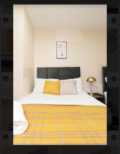 Posteľ alebo postele v izbe v ubytovaní St James House - Sleeps 8!