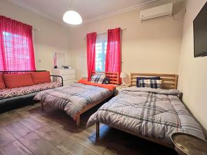 Легло или легла в стая в Marina Zeas Getaway - 2 BR Gem