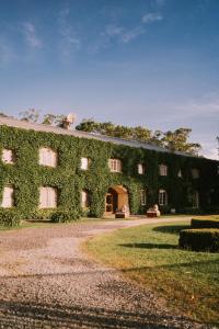 Bygningen som hotellet ligger i + 155 billeder