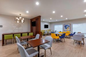 TV a/nebo společenská místnost v ubytování Comfort Inn - Weatherford