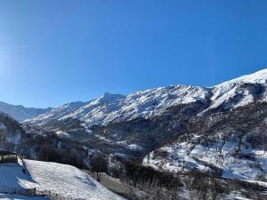 Spacieux Chalet Authentique dans les 3 Vallées взимку