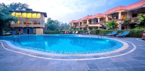 A piscina localizada em Hotel Jungle Crown ou nos arredores