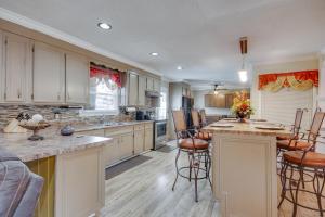 Gallery image of Columbia Home Rental with Hot Tub 9 Mi to UofSC! in Columbia +18 photos