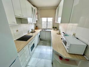 Kuchnia lub aneks kuchenny w obiekcie GATU Guateque , " Preferente mayores de 21 años y familias "
