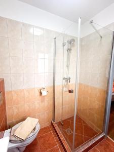 Koupelna v ubytování Malom Panzió