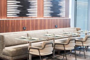 Posezení v ubytování AC Hotel Houston Downtown