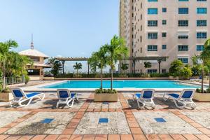 Bazen v nastanitvi oz. blizu nastanitve Luxurious 2BDR with Ocean View