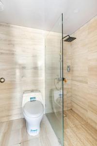 Kopalnica v nastanitvi Luxurious 2BDR with Ocean View