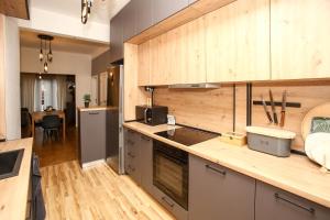 Kuchyňa alebo kuchynka v ubytovaní Perfect Long-term Stay Stylish and Spacious Top Center Next to Vitosha Blvd