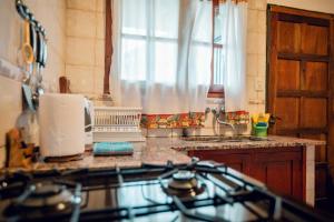 Кухня или мини-кухня в Cabañas Melipal Copahue
 +31 фотография