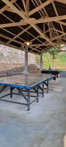 Stolní tenis v ubytování villa sky valley puncak nebo okolí