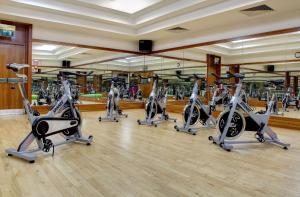 Fitness centrum a/nebo fitness zařízení v ubytování DoubleTree by Hilton Edinburgh Airport