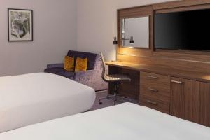 Postel nebo postele na pokoji v ubytování DoubleTree by Hilton Edinburgh Airport