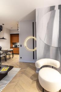 Posezení v ubytování K21 Luxury Apartaments I FreeParking + 21 fotografií