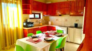 Kuchyň nebo kuchyňský kout v ubytování Spata sunrise house