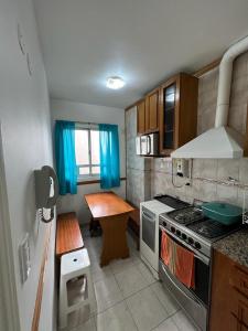 ครัวหรือมุมครัวของ Check and Home - Independencia - 6 huéspedes Moderno tipo Duplex con Cochera en el Centro +4 ภาพ