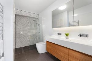 Ванна кімната в Las Rias Holiday Apartments