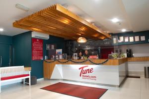 Příslušenství pro přípravu čaje a kávy v ubytování Tune Hotel - Waterfront Kuching