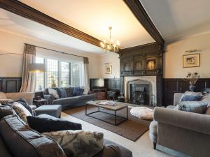 Gallery image of Newton Manor House in Swanage