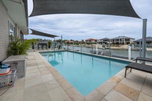 Piscina a Sangard - LJHooker Yamba o a prop