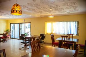 Posezení v ubytování Aklin Hotel