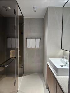 Koupelna v ubytování HOTEL THE DESIGNERS LYJ SUITE YEOKSAM